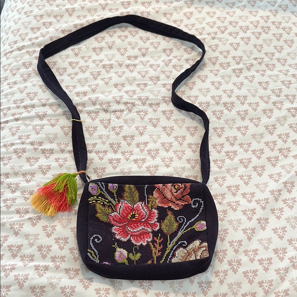 🚨FINAL SALE🚨 NWOT Mina Alvarez Needle Point Floral Print Mexican Artist Mini Bag